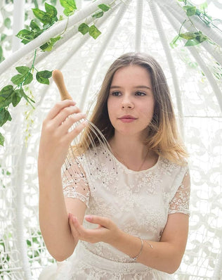 Problems Solved 28-finger head massager with scalp whisk for relaxing head and scalp massage, featuring multiple flexible fingers.