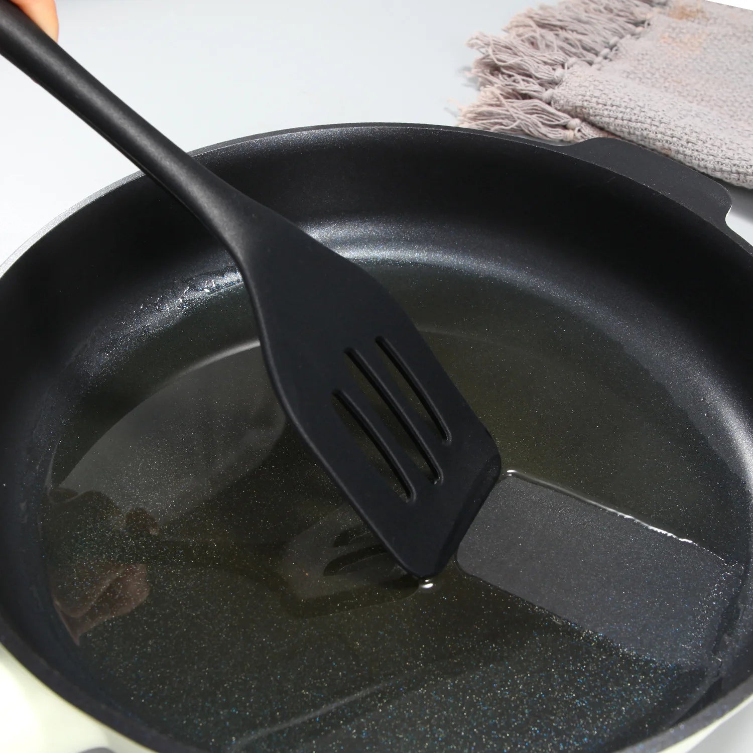 Kitchen Silicone Turners Gadgets Spatula Egg Fish Frying Pan - Problems Solved